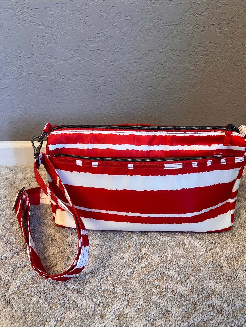 Lug Stretch LS Crossbody Bag Red White Stripe NWOT RFID Organizer Purse - Picture 5 of 16